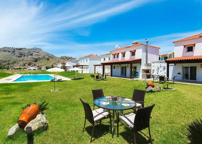 Haus In Kolympia Mit Garten Und Bergblick By Interhome *