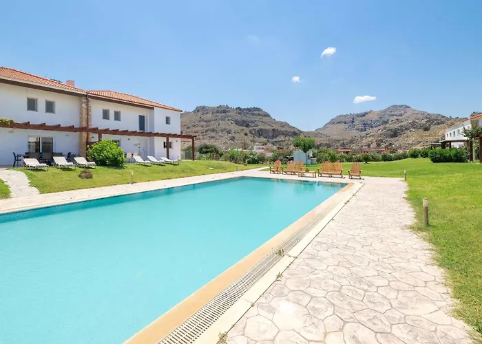 Haus In Kolympia Mit Garten Und Bergblick By Interhome *