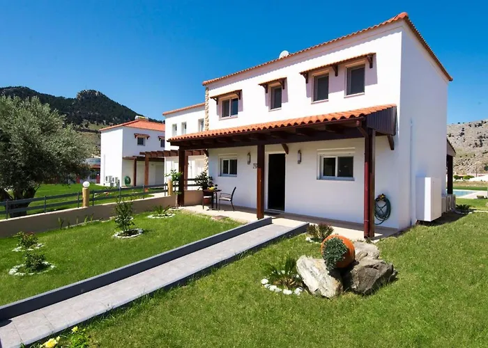 別荘 Haus In Kolympia Mit Garten Und Bergblick By Interhome *